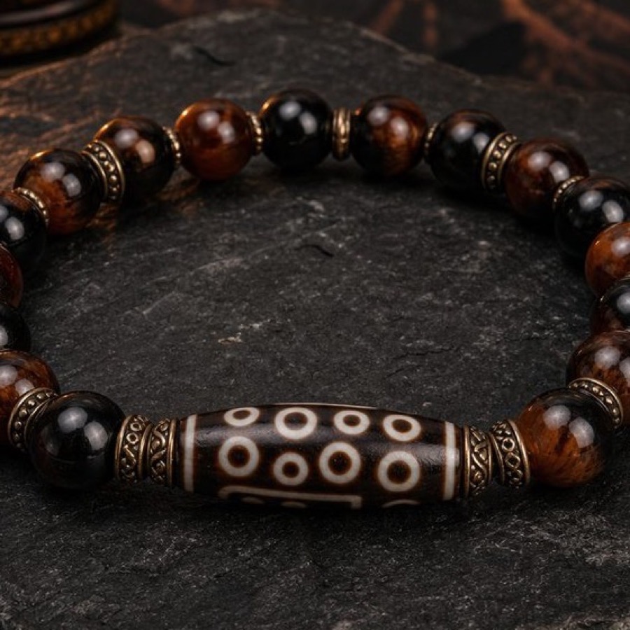 Nine eye Dzi bracelet detail